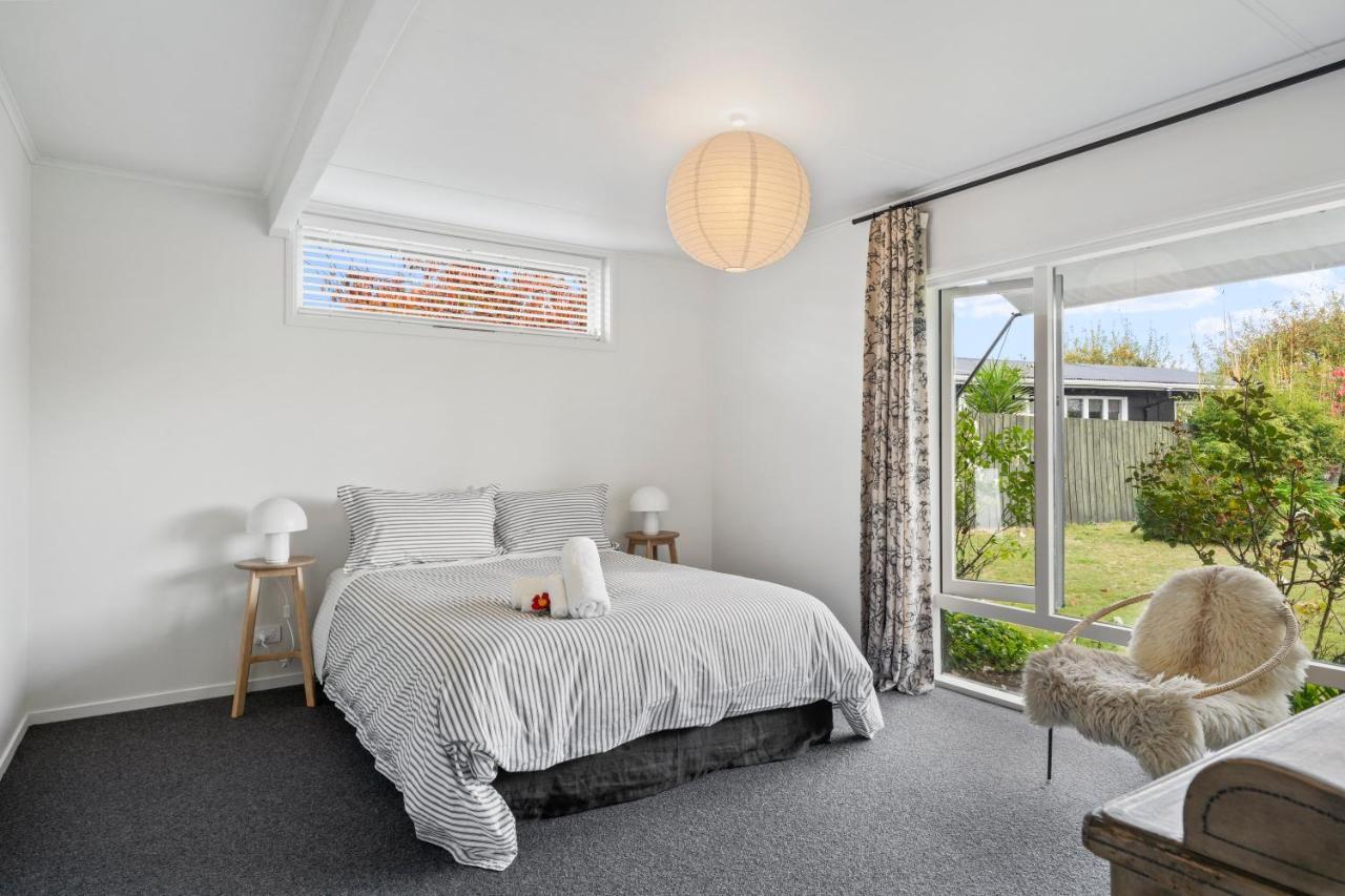 Henry'S Bach Villa Taupo Bagian luar foto
