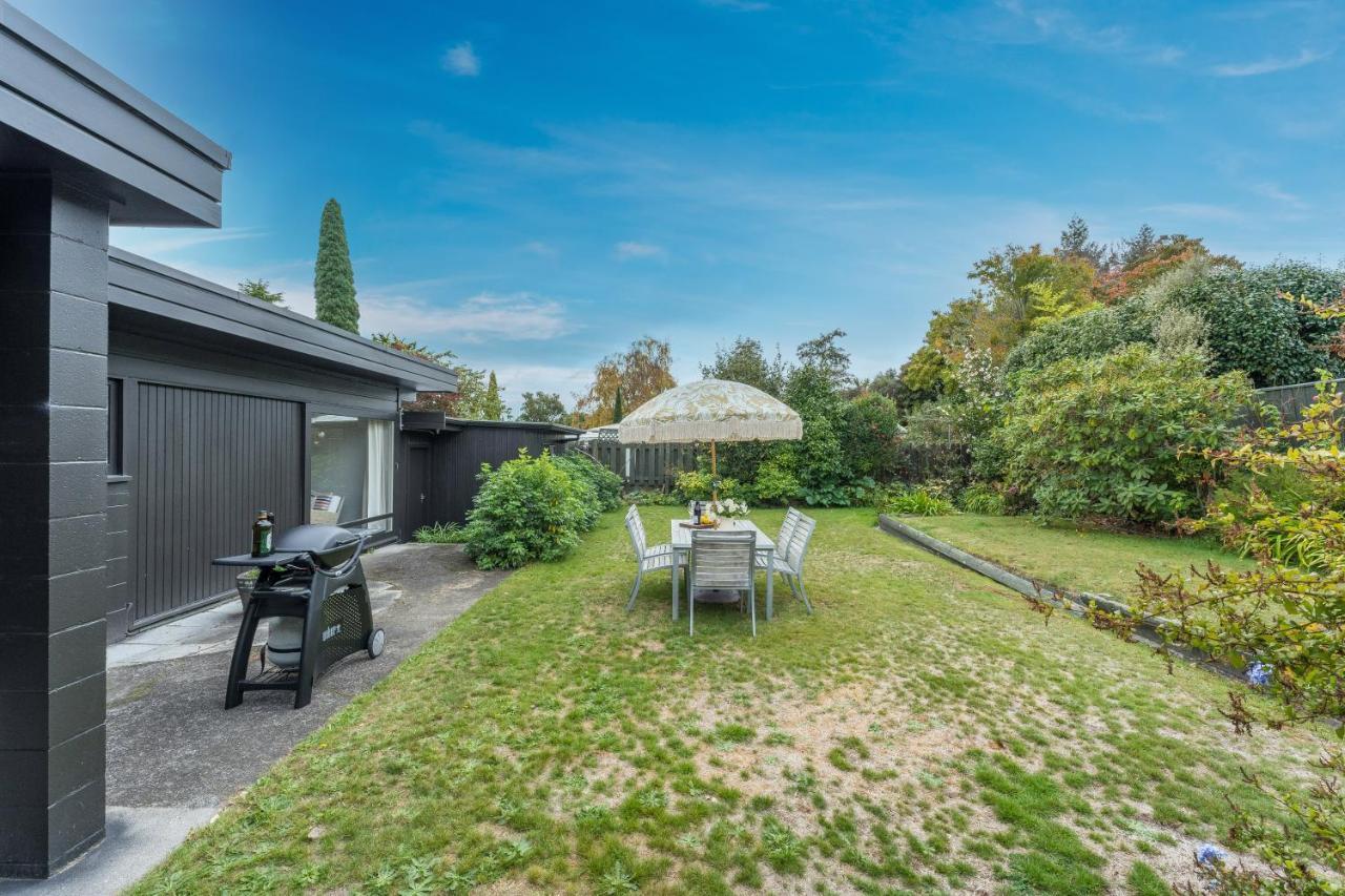 Henry'S Bach Villa Taupo Bagian luar foto