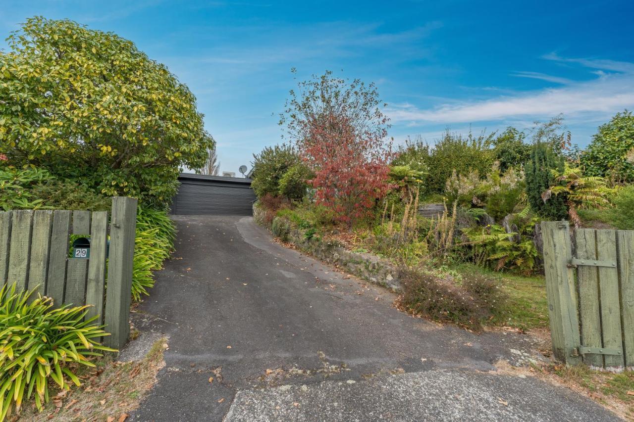 Henry'S Bach Villa Taupo Bagian luar foto